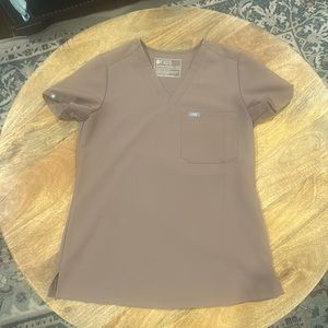 Figs Catarina One Pocket Scrub Top Smokey Taupe